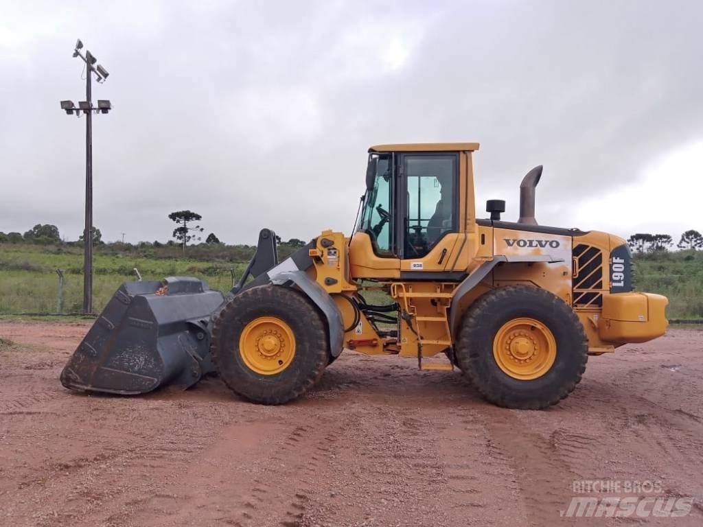 Volvo L90F Kolové nakladače