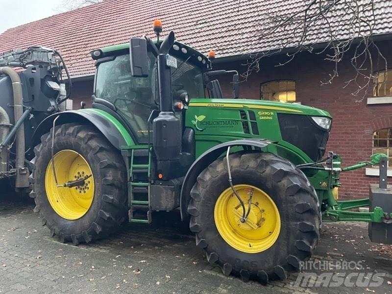 John Deere 6230R Traktory