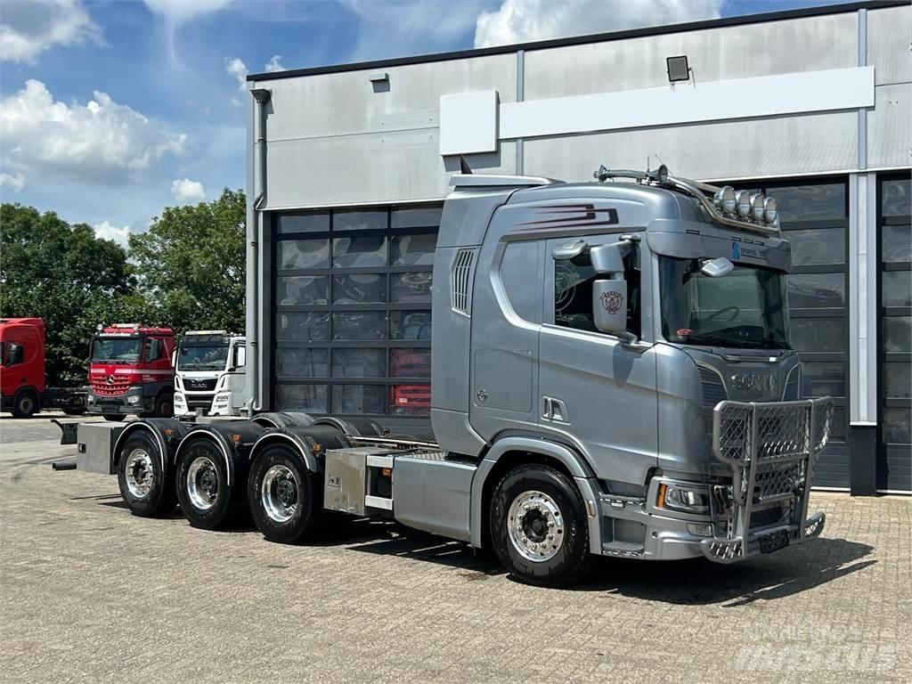 Scania R650 8x4 Nákladní vozidlo bez nástavby