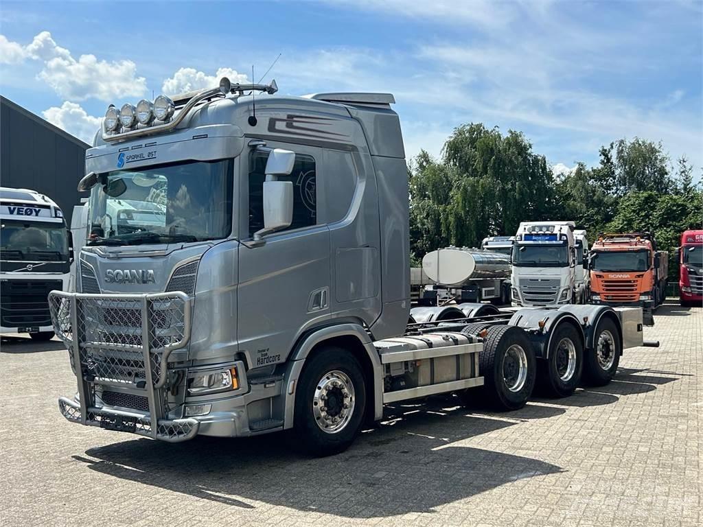 Scania R650 8x4 Nákladní vozidlo bez nástavby