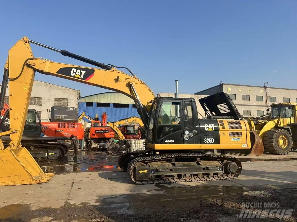 CAT 325 D L Pásová rýpadla