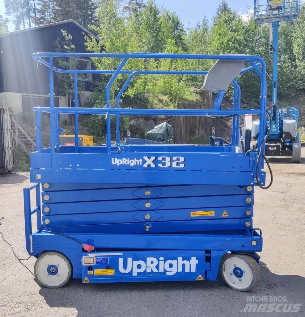 UpRight X32N Nůžková zvedací plošina