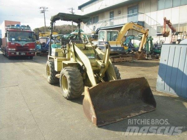 Mitsubishi WS300A Kolové nakladače