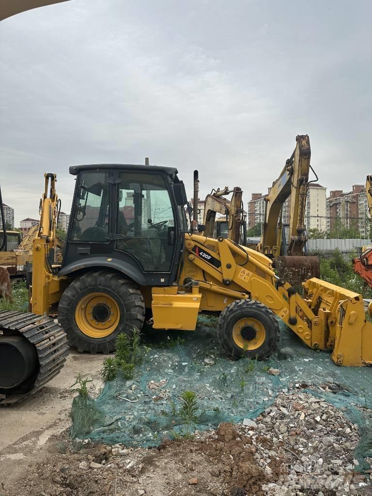 CAT 420 F Rýpadlo-nakladače