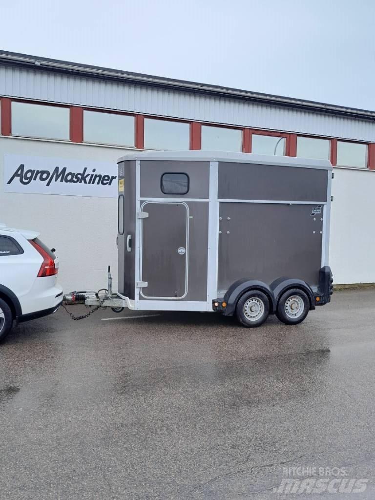 Ifor Williams HB 506 Přívěsy pro přepravu zvířat