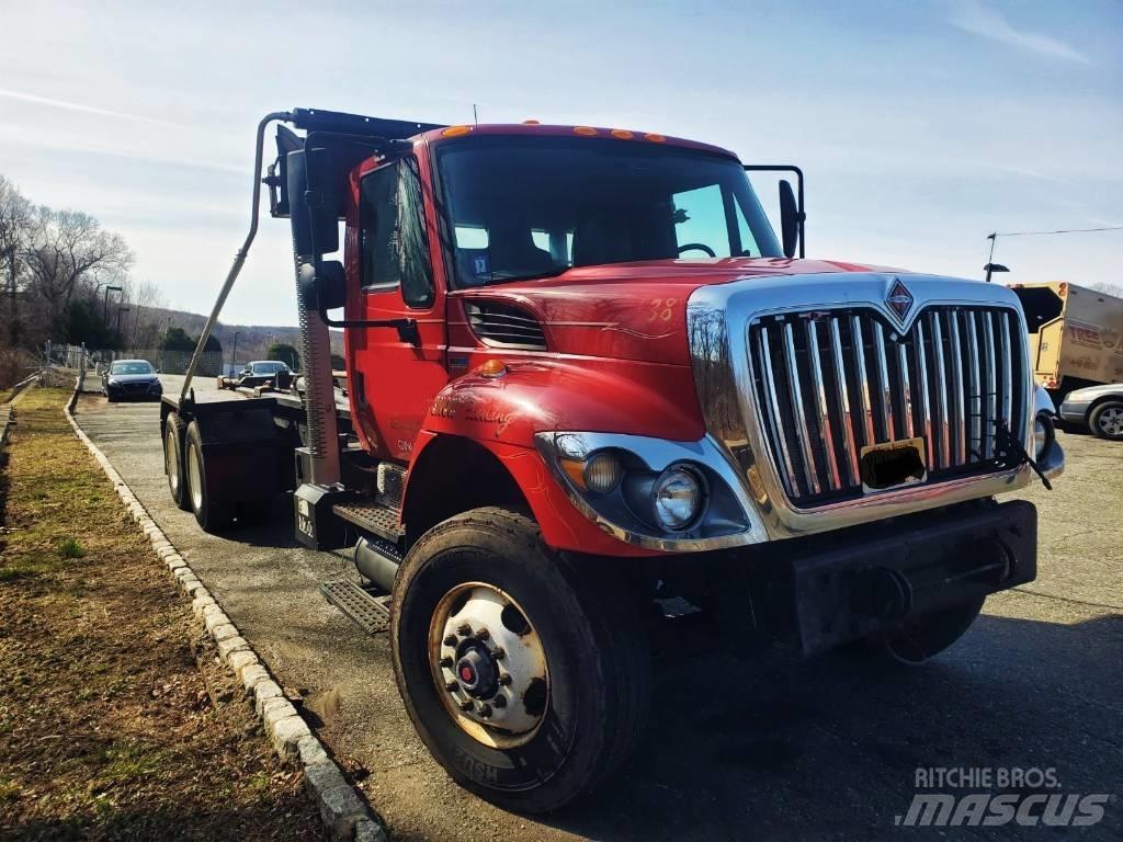 International WS7400 Hákový nosič kontejnerů