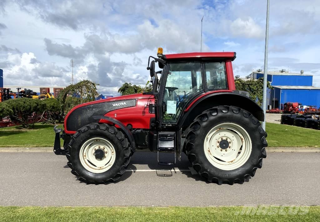 Valtra T 131 Traktory