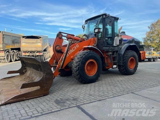 Hitachi ZW 180-6 Kolové nakladače