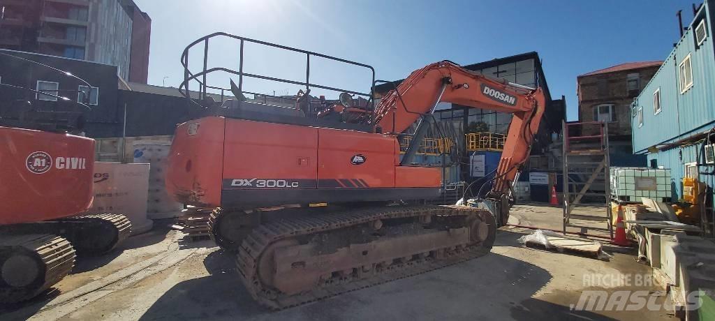 Doosan DX 300 LC Pásová rýpadla