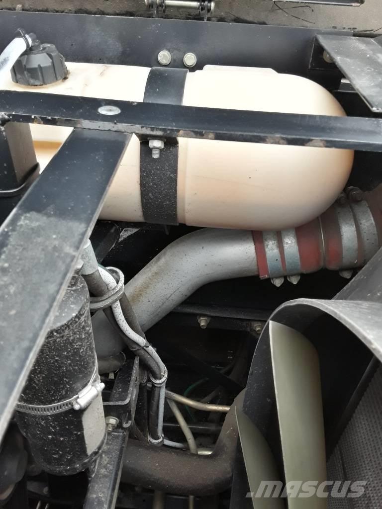 New Holland CX 8060 Sklízecí mlátičky