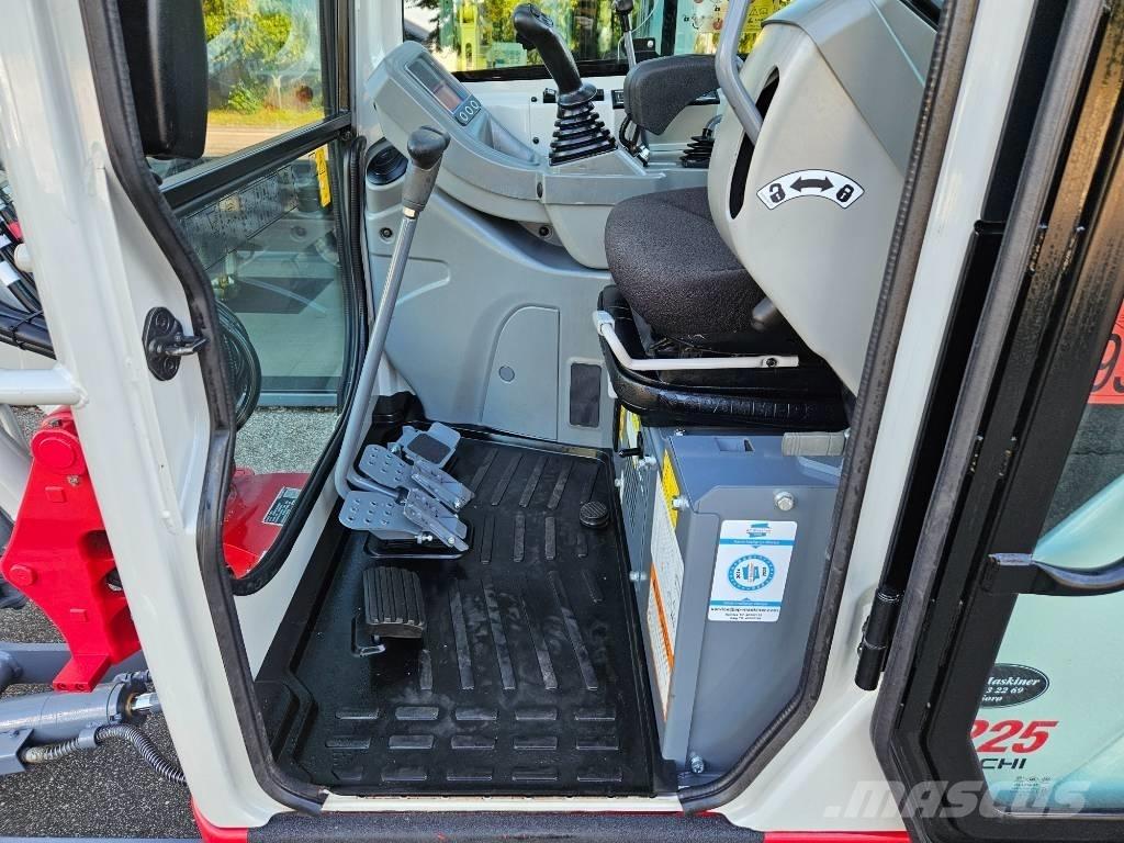 Takeuchi TB 225 Mini rýpadla < 7t