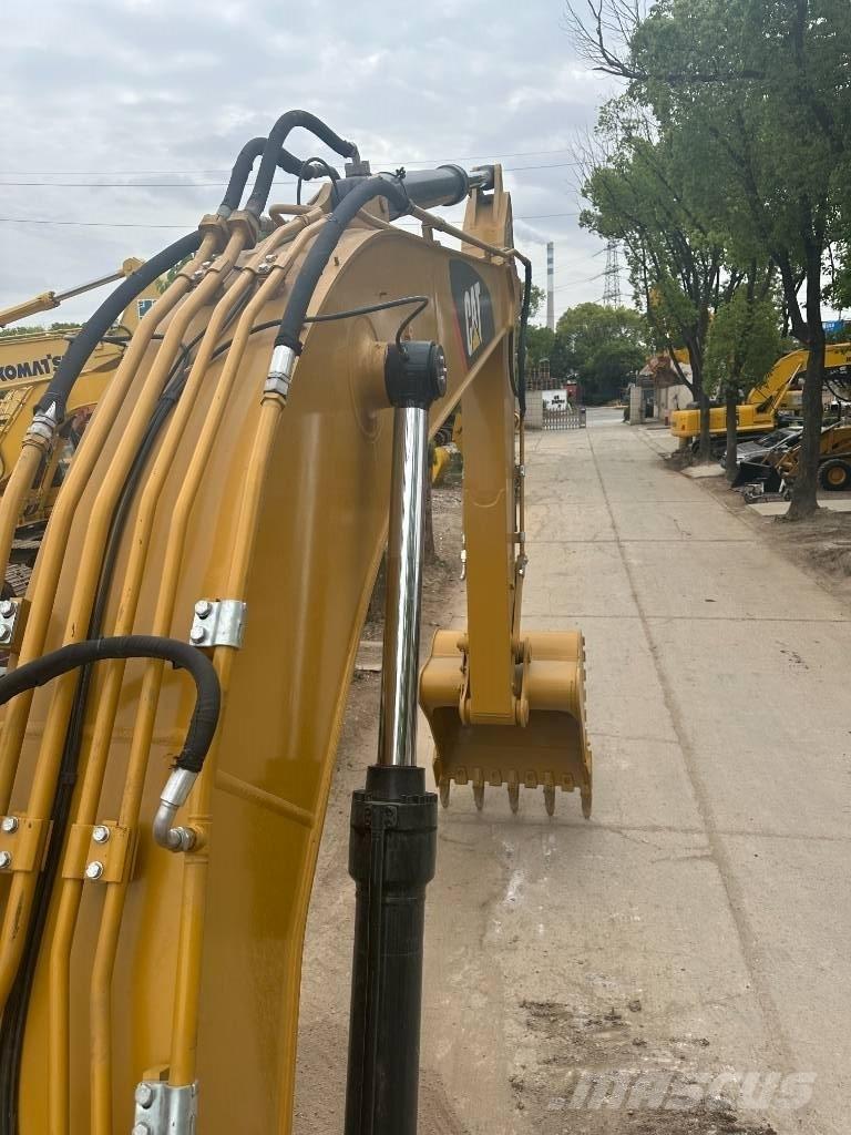 CAT CAT330D Midi rýpadla 7t - 12t