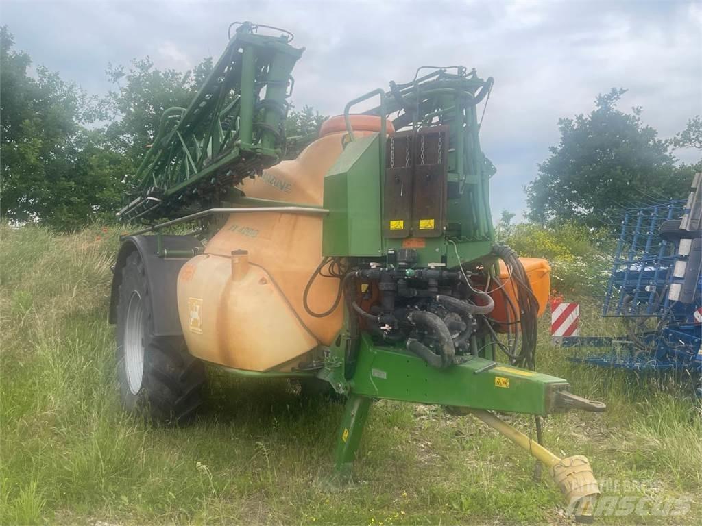 Amazone UX 4200 Tažené postřikovače