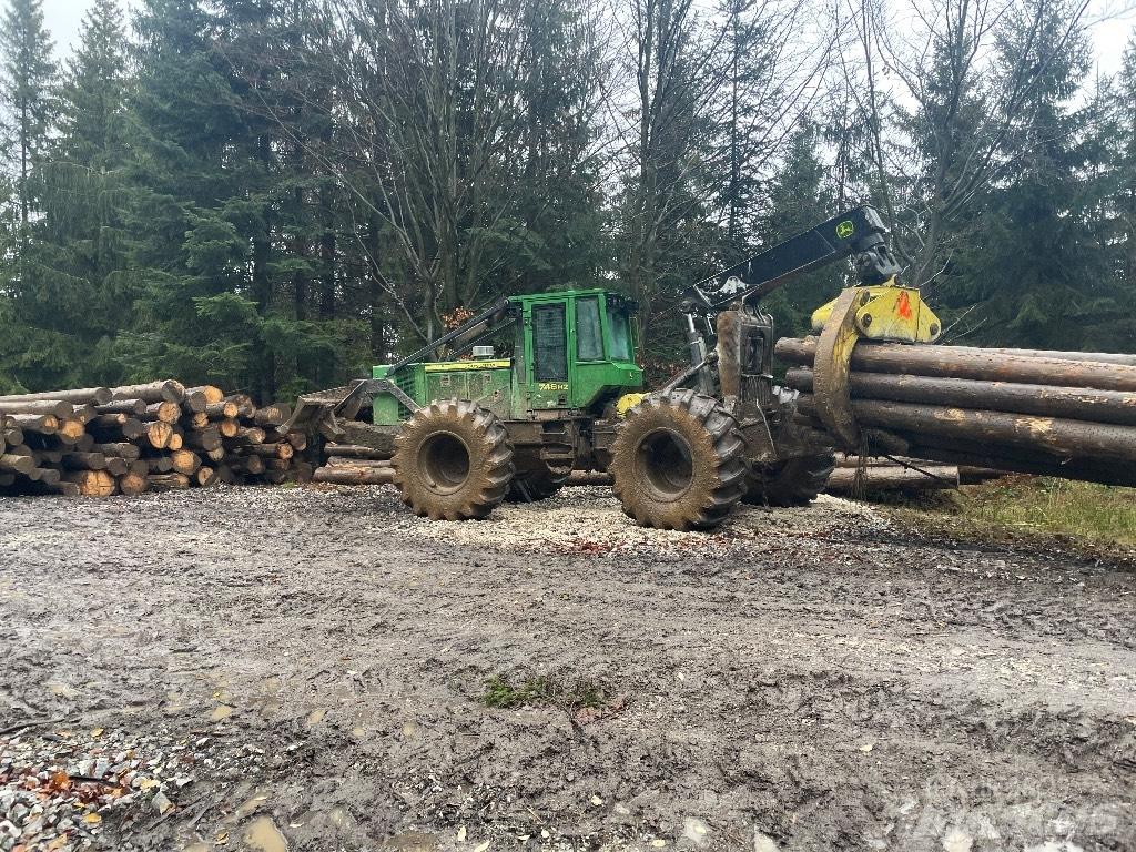 John Deere 748 H II Lesní traktory