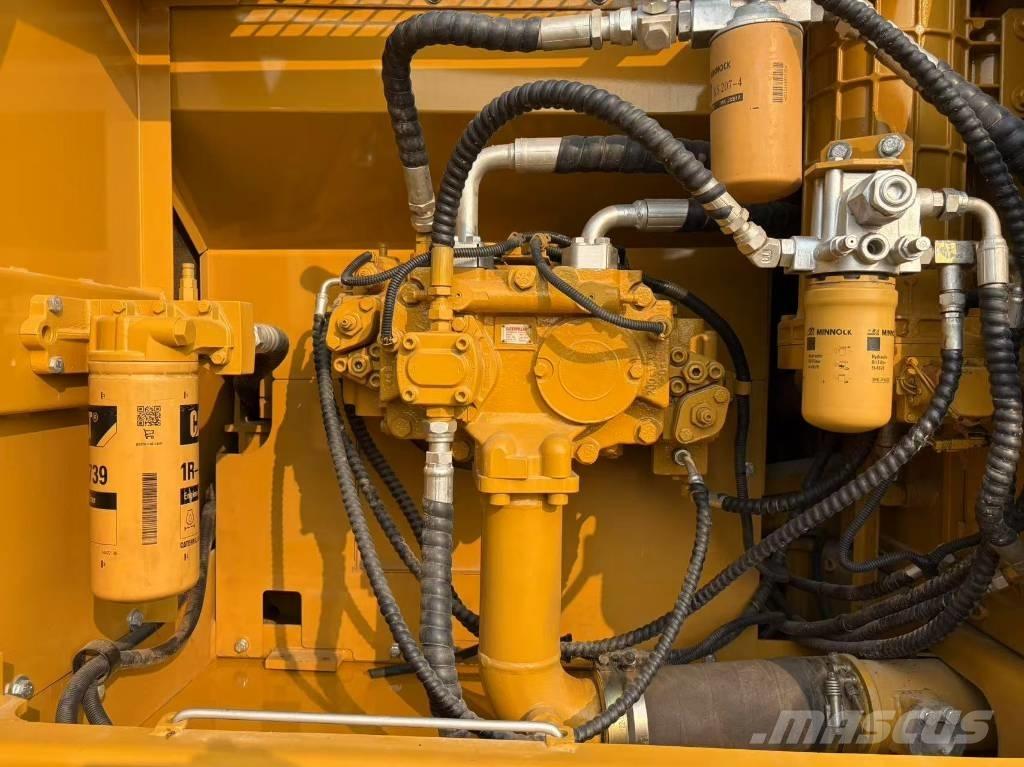 CAT 325 Pásová rýpadla