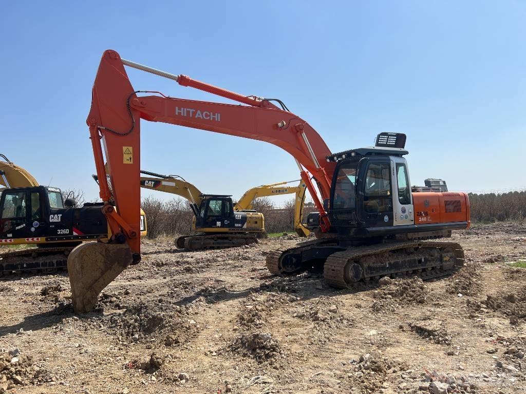 Hitachi ZX 240 Pásová rýpadla