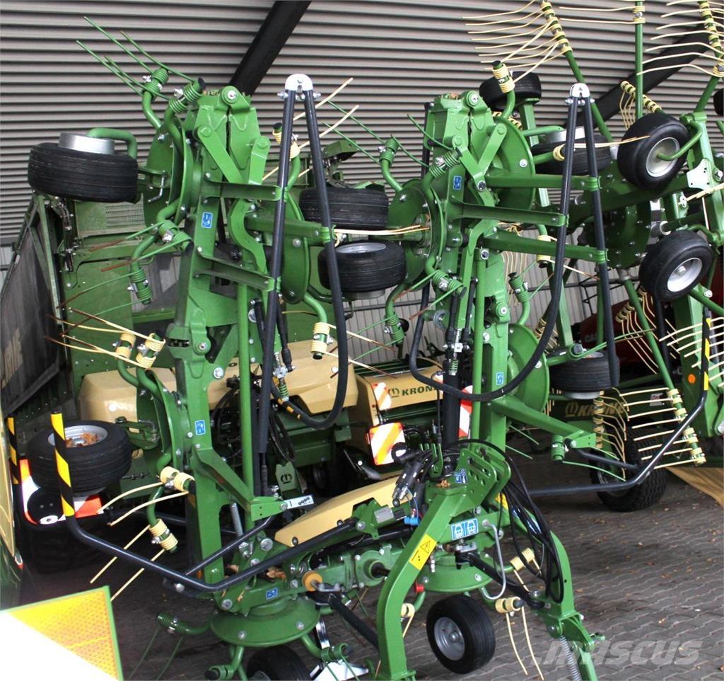 Krone Vendro 820 Obraceče a shrabovače sena