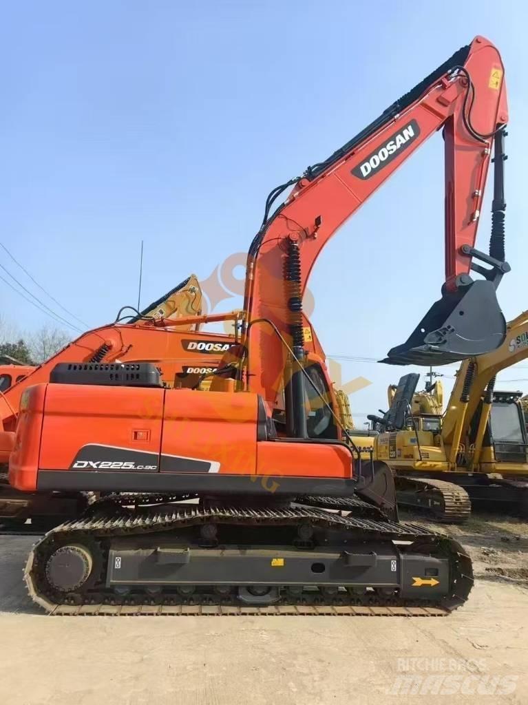 Doosan DX 225 LC Pásová rýpadla