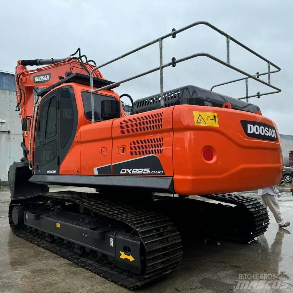 Doosan DX 225 LC Pásová rýpadla