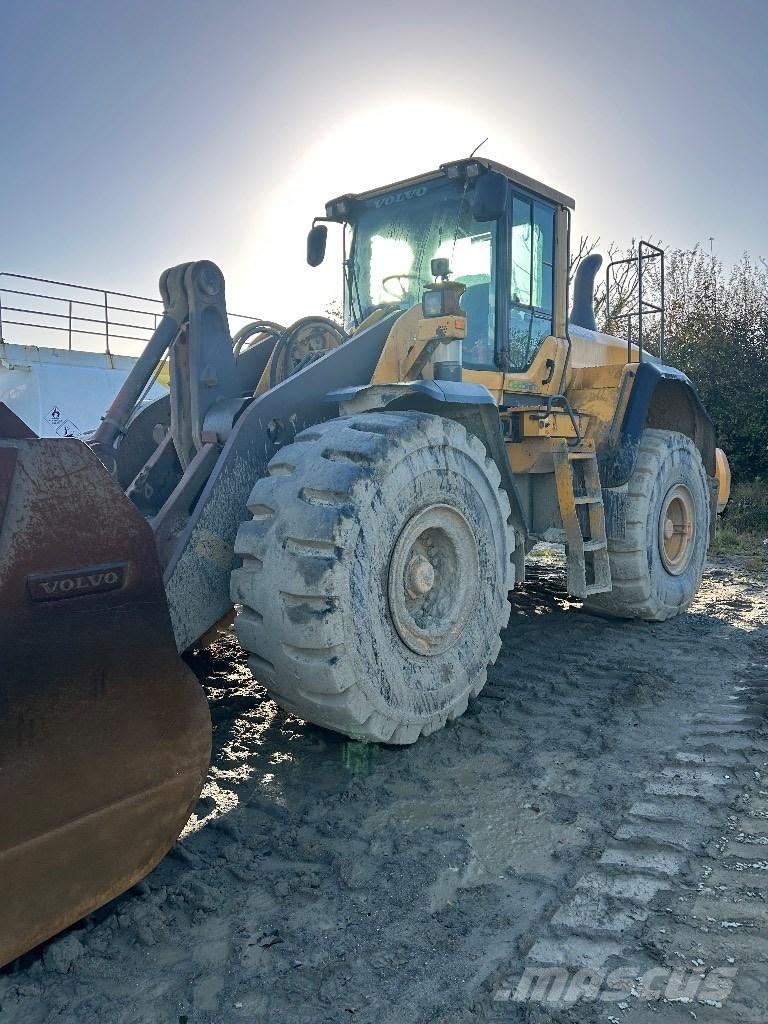 Volvo L180 Kolové nakladače