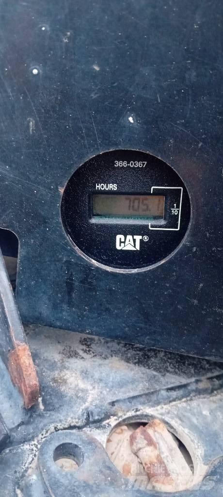 CAT 303 E CR Pásová rýpadla