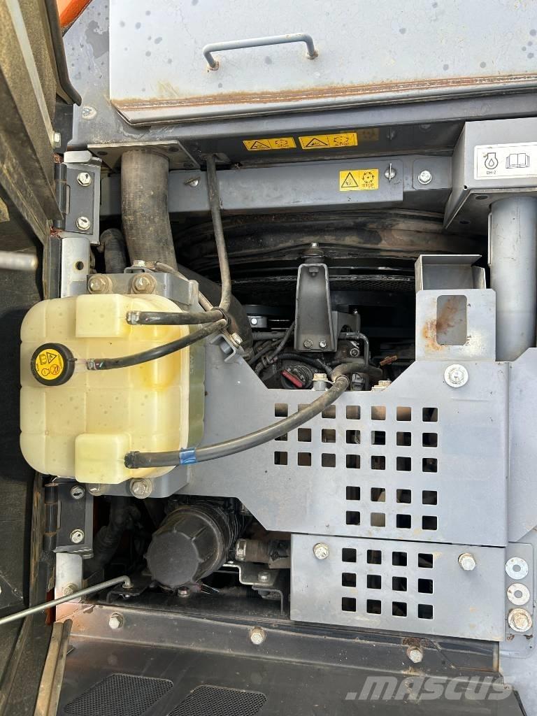 Hitachi ZX 135 US-6 Pásová rýpadla