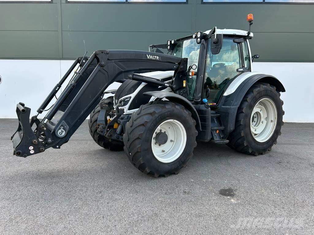 Valtra N 174 Traktory