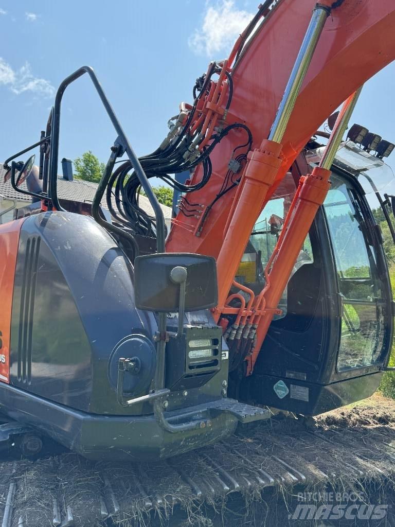 Hitachi ZX135USBL-6 Pásová rýpadla