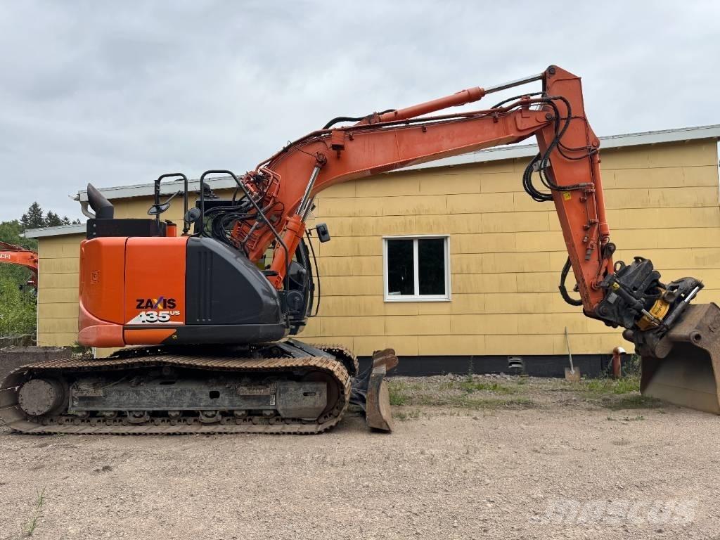 Hitachi ZX135USBL-6 Pásová rýpadla