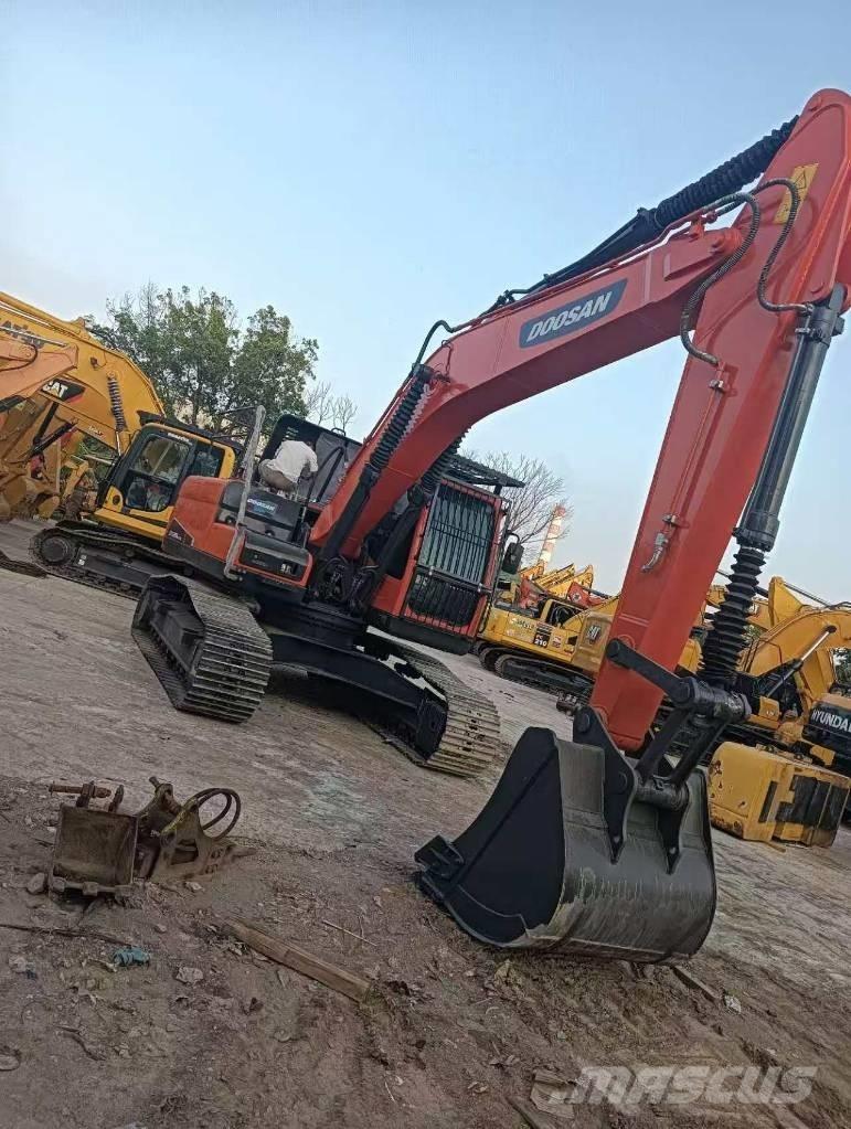 Doosan DX225LC-9C Pásová rýpadla