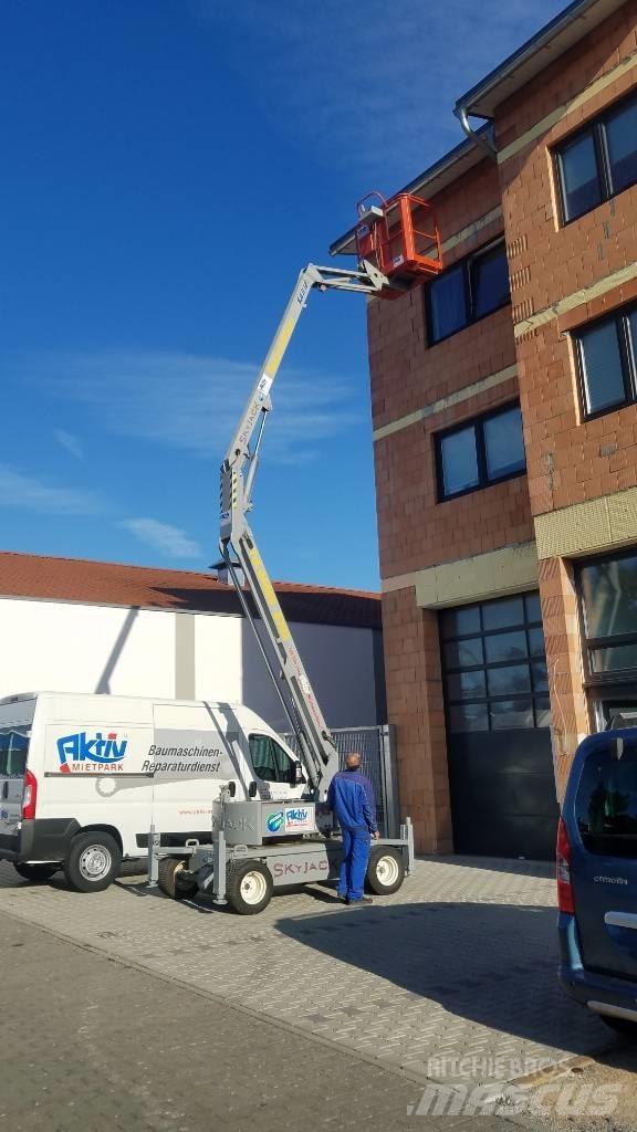 SkyJack SJKB 12 Kloubové plošiny