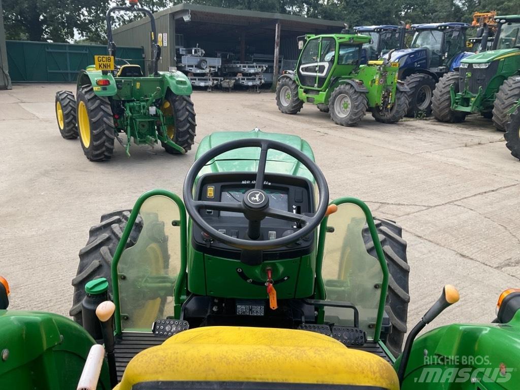 John Deere 5050E Traktory