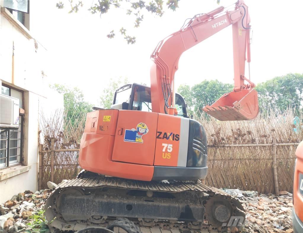 Hitachi ZX75US-3 Midi rýpadla 7t - 12t