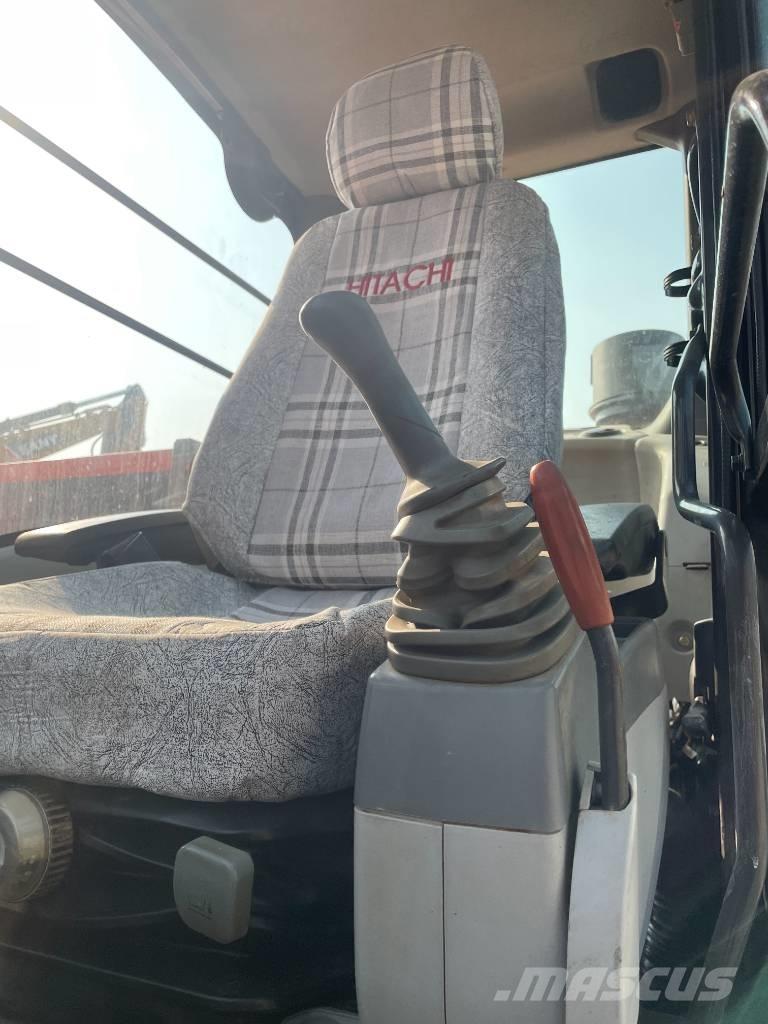 Hitachi ZX 130 Pásová rýpadla