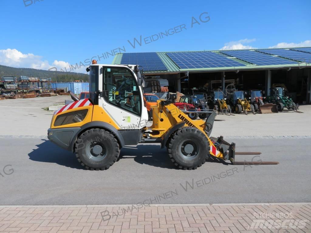 Liebherr L506C Kolové nakladače