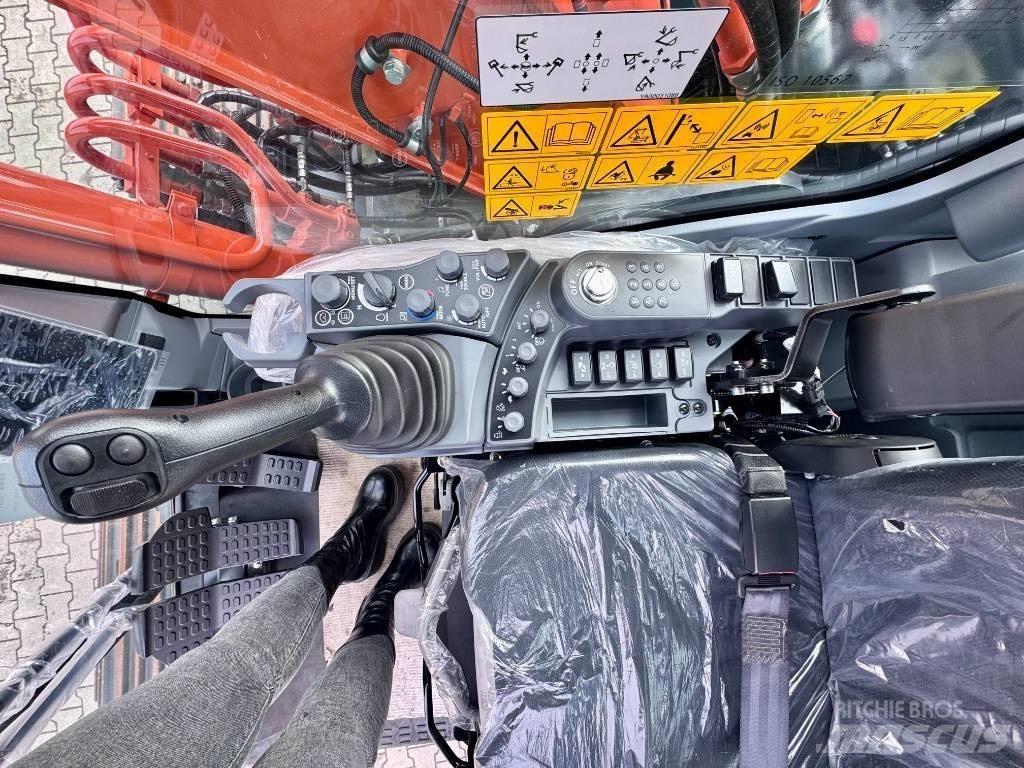 Hitachi ZX160LC-7 Pásová rýpadla