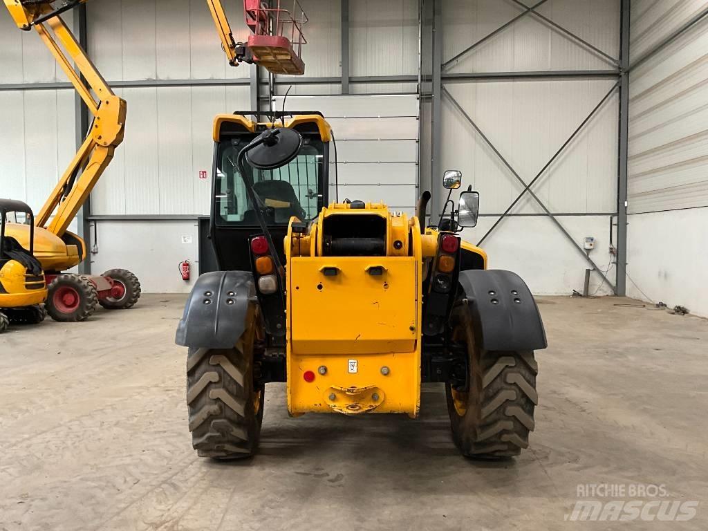 JCB 535-125 Teleskopické manipulátory