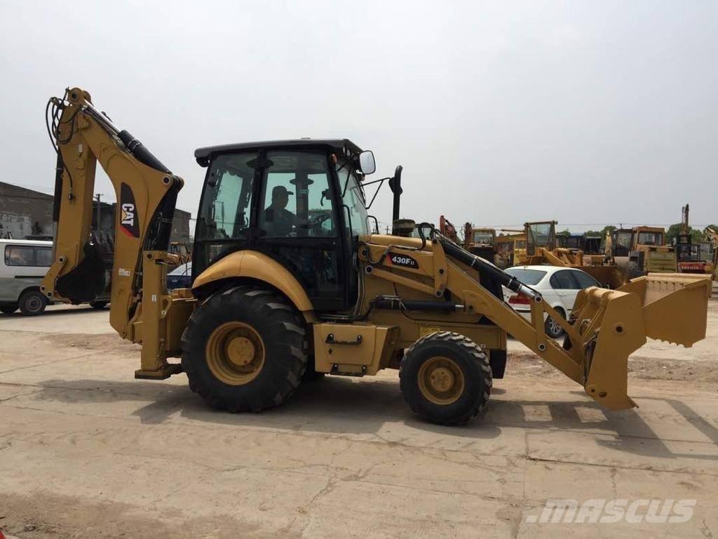 CAT 430F Rýpadlo-nakladače