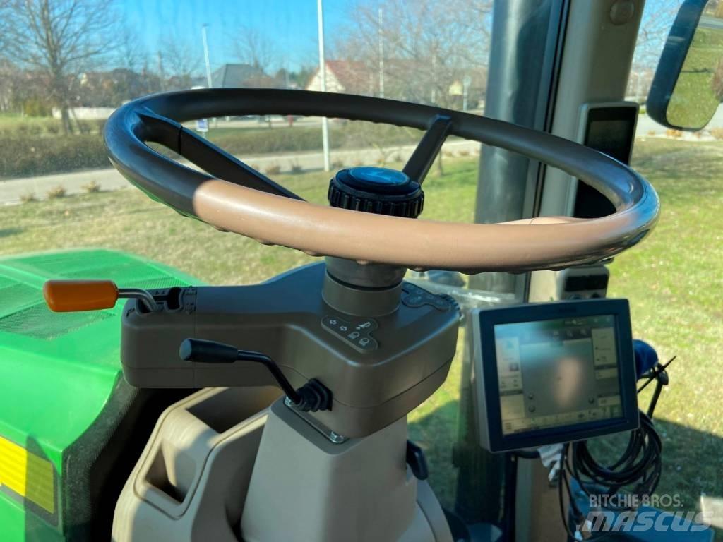 John Deere 7230 R Traktory
