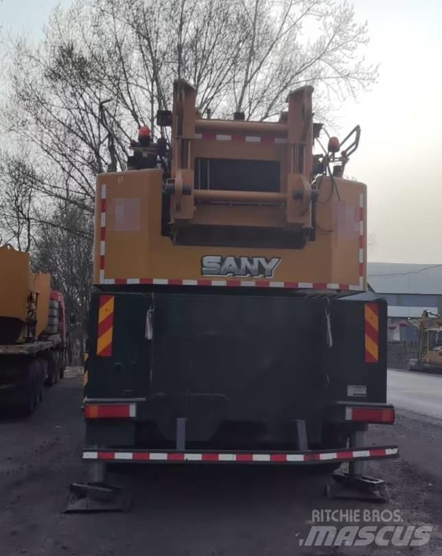 Sany SAC4000T Univerzální terénní jeřáby