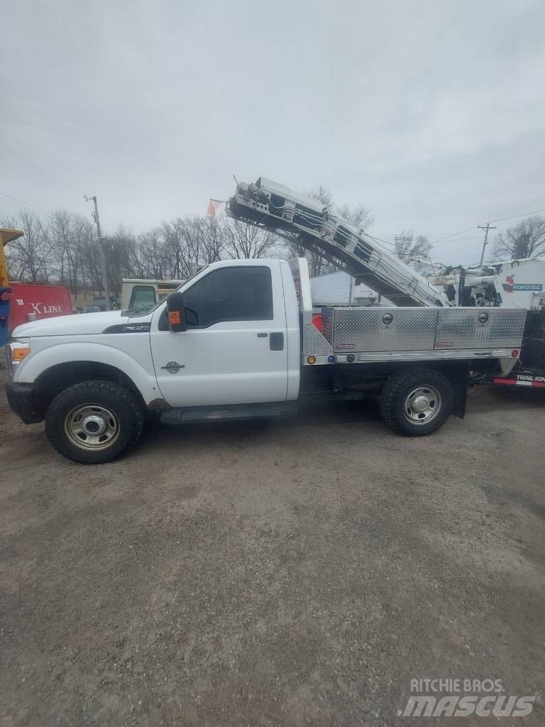 Ford F350 Další