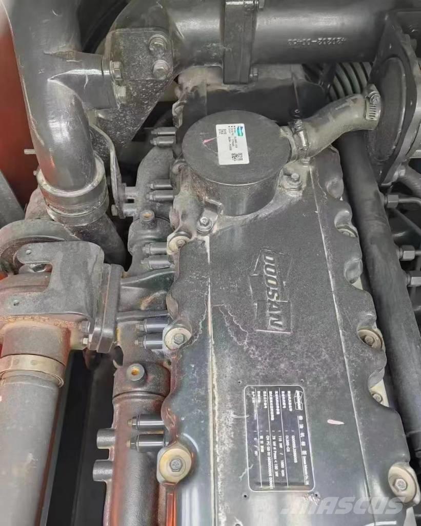 Doosan DX 220 Pásová rýpadla