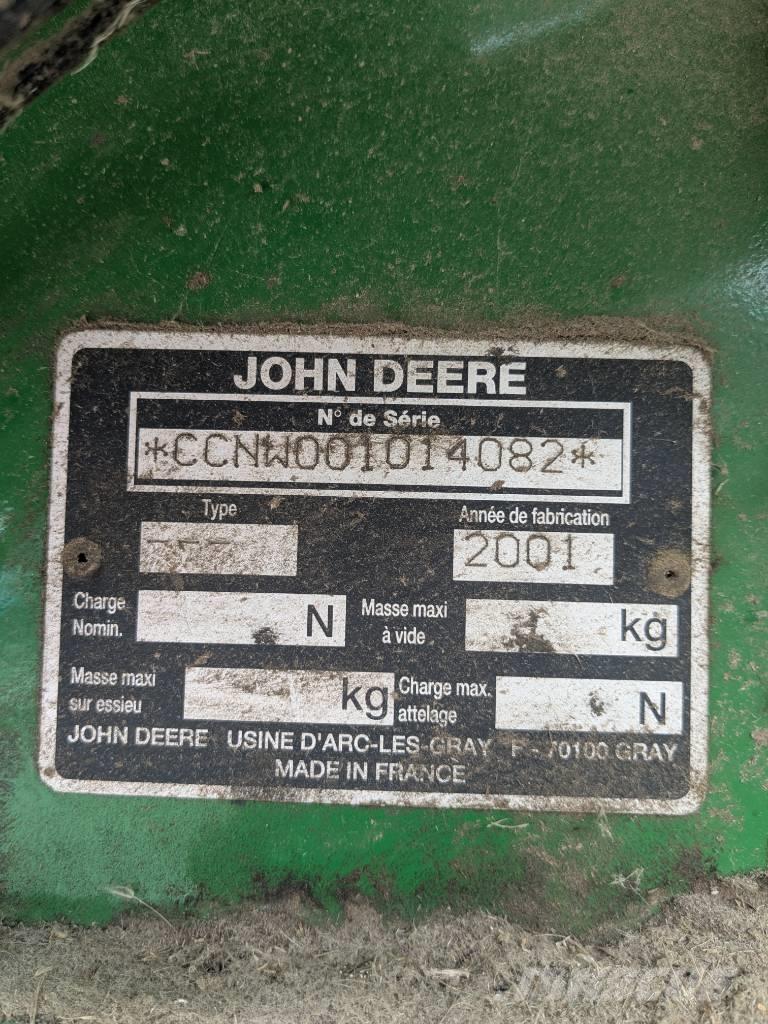 John Deere 575 Lis na válcové balíky