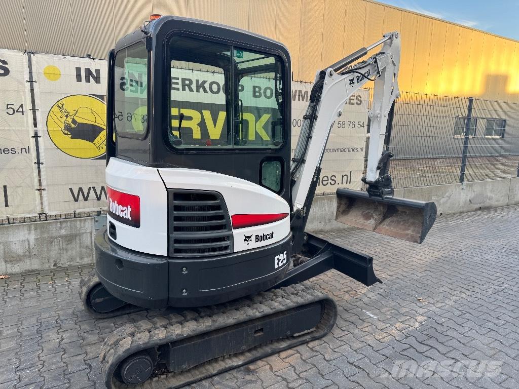 Bobcat E25 Mini rýpadla < 7t