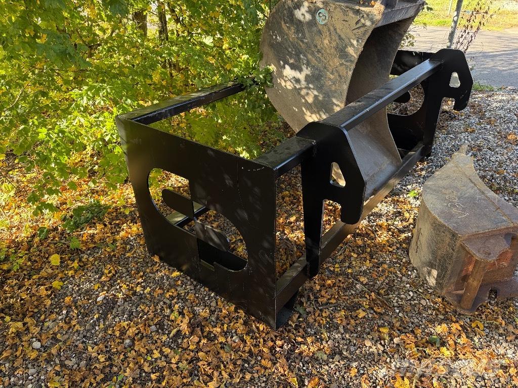 Takeuchi TB 260 Pásová rýpadla