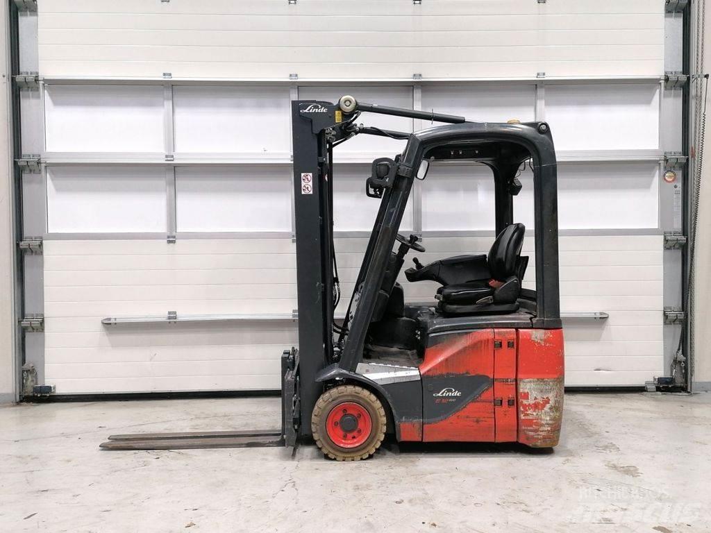 Linde E12-02 Akumulátorové vozíky