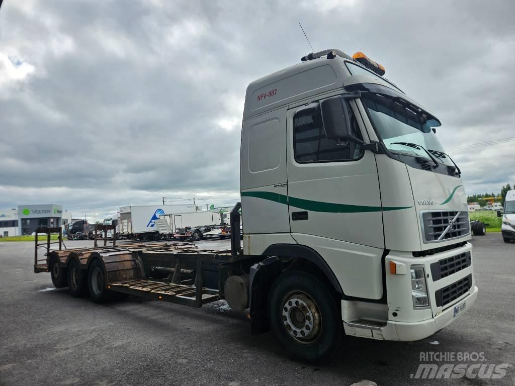 Volvo FH12 8x4 Nákladní automobily pro přepravu lesních strojů