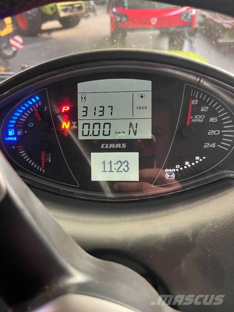 CLAAS AXION 960TT Traktory