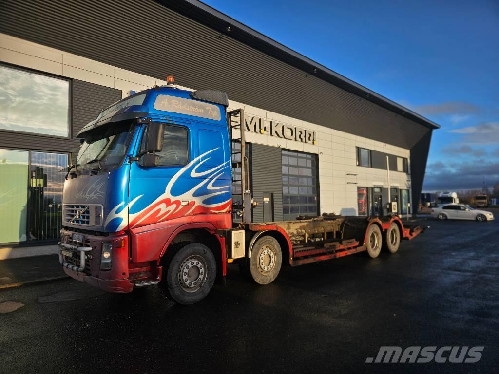 Volvo FH12 8x4 Nákladní automobily pro přepravu lesních strojů