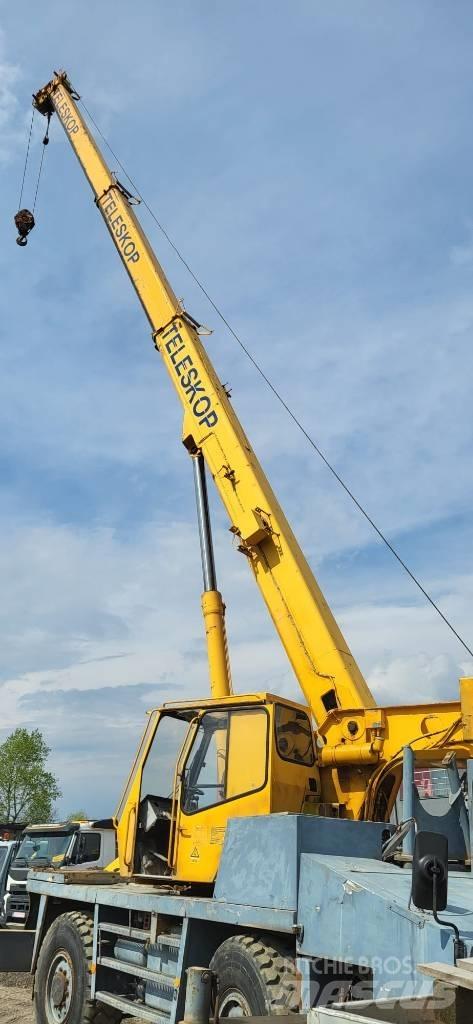 Krupp KMK 2025 Univerzální terénní jeřáby